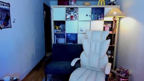 Flora  Next stream November 17th at 6  GMT online show from July 29, 8:21 am
