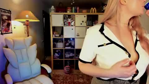 Flora  Next stream November 17th at 6  GMT online show from August 12, 6:38 am