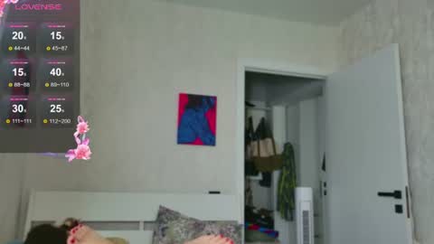 Megan online show from August 12, 7:33 am