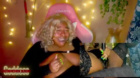 Mercedes Redd online show from June 26, 4:54 pm