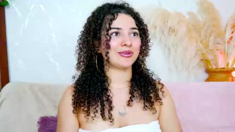 Merida Bell online show from July 24, 1:08 am