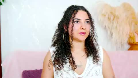 Merida Bell online show from August 15, 1:31 am