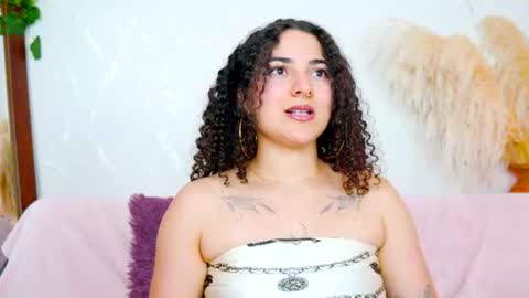 Merida Bell online show from August 17, 1:54 am