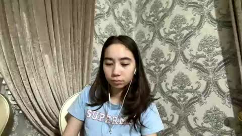 merlenebixel online show from August 2, 6:15 pm