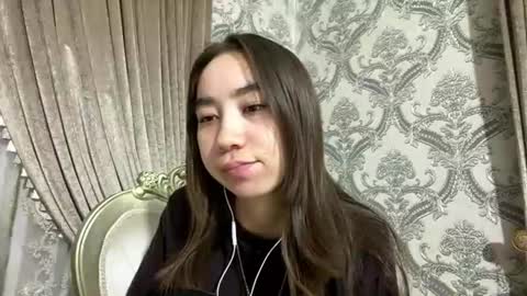 merlenebixel online show from August 8, 6:19 pm