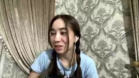 merlenebixel online show from August 10, 4:41 pm