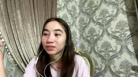 merlenebixel online show from August 15, 5:28 pm