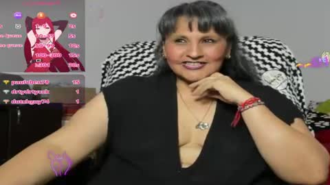 I am Mrs Clauss online show from July 18, 8:26 am