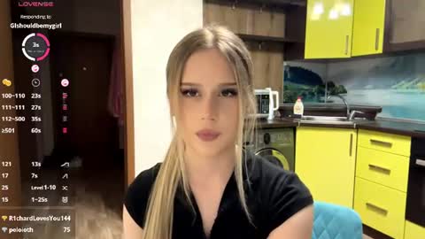 Stefani online show from August 12, 2:19 pm