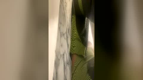 Alexismerton online show from July 1, 2:56 am