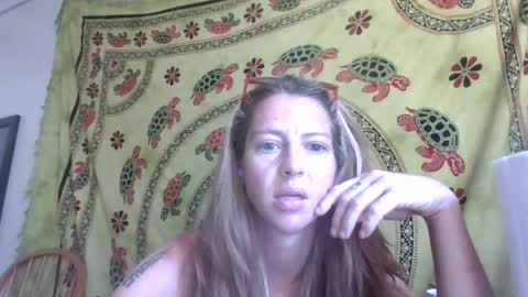 MES2222 online show from August 12, 5:48 pm