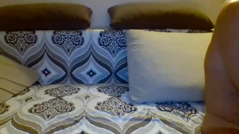 mi_83 online show from August 13, 5:49 pm