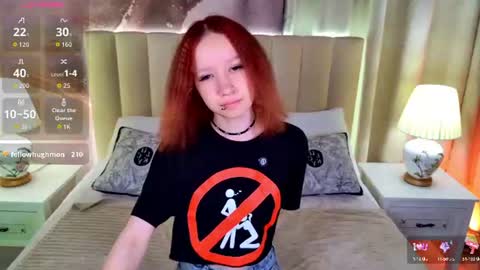 Mia online show from August 17, 7:41 pm