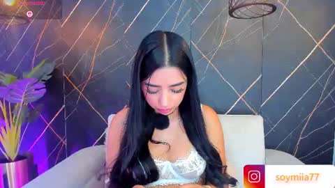 Mia online show from September 3, 2:03 am
