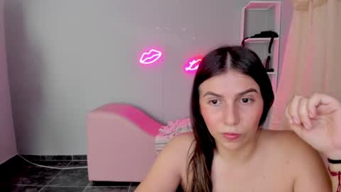 mia_18nice online show from August 11, 8:27 am
