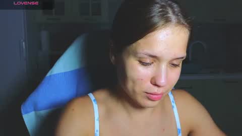 Mia online show from August 6, 11:26 pm