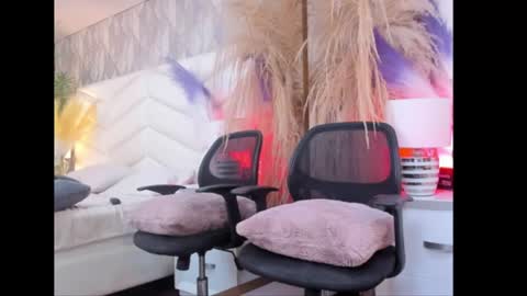 mia__bailey_ online show from August 2, 2:51 am