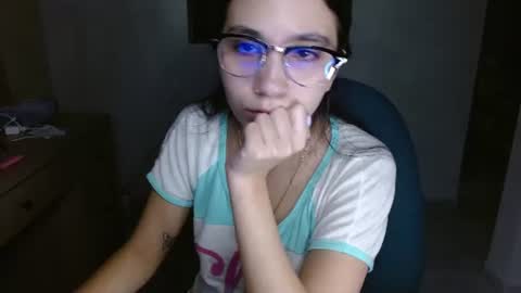 Mia online show from July 30, 5:59 am