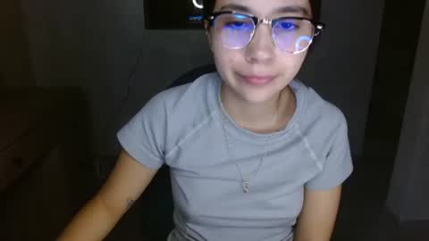 Mia online show from August 8, 4:23 am
