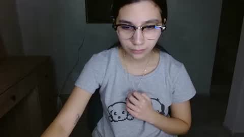 Mia online show from August 13, 1:41 am
