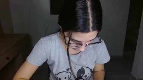 Mia online show from August 13, 2:47 am