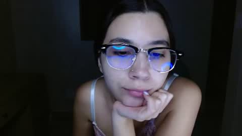 Mia online show from August 15, 4:05 am