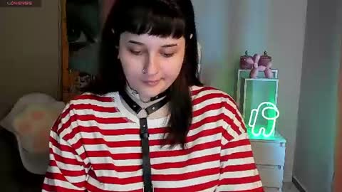 Mia online show from August 13, 5:32 am