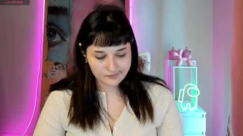 Mia online show from August 14, 7:45 am