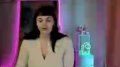 Mia online show from August 14, 8:51 am
