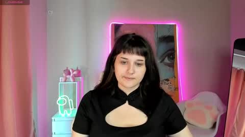 Mia online show from August 15, 6:28 am