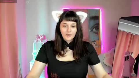 Mia online show from August 15, 8:40 am