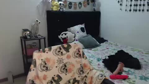 mia online show from August 13, 3:31 am