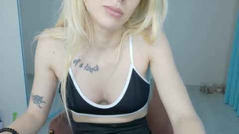 mia_angel online show from June 16, 5:22 pm