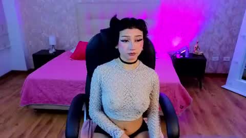 mia_bloom2 online show from August 4, 4:31 am