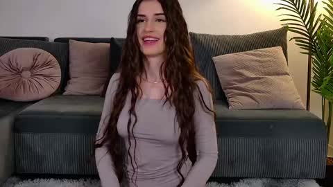 Freya Allen online show from April 20, 8:36 pm