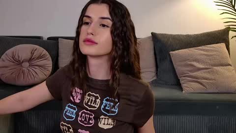 Freya Allen online show from April 20, 11:54 pm