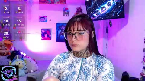 Mia online show from July 26, 9:14 am