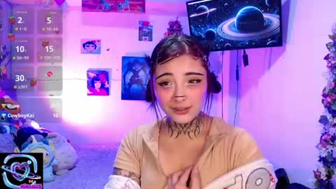 Mia online show from July 29, 9:27 am