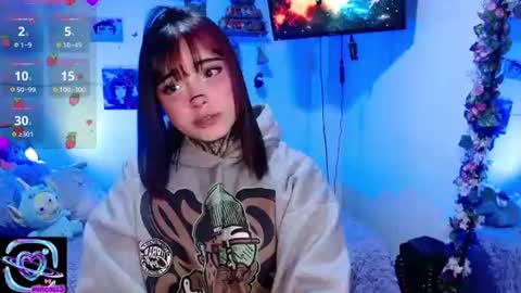 Mia online show from August 9, 5:52 am