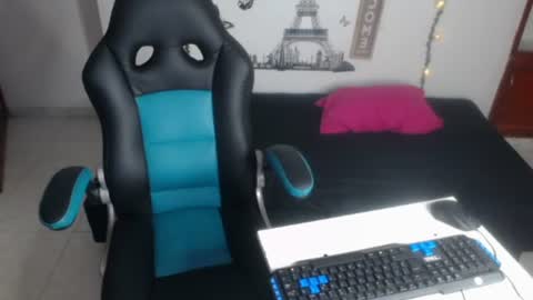 mia_cherry222 online show from August 5, 4:32 am