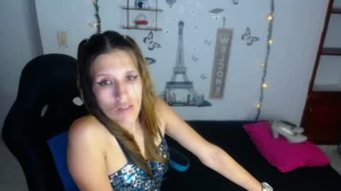 mia_cherry222 online show from August 10, 9:00 am