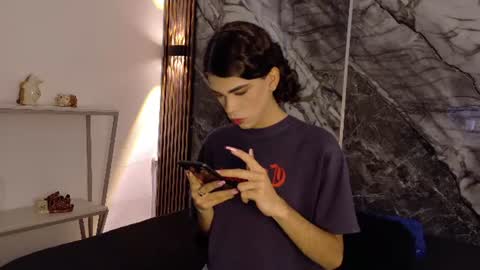   online show from September 8, 7:21 pm