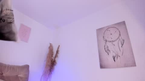 mia_corner online show from May 23, 9:40 pm