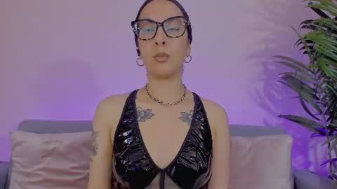 Mia online show from August 12, 7:38 pm