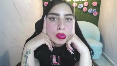 Mia  online show from August 6, 4:39 pm