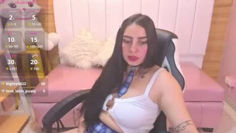 Mia  online show from August 11, 5:26 pm