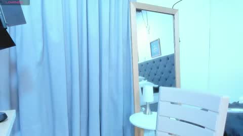 mia_diamond77 online show from March 15, 12:04 am