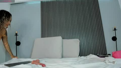 Mia Dollce online show from August 6, 4:17 pm