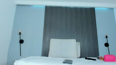 Mia Dollce online show from August 13, 1:25 pm