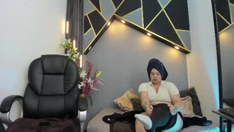 Mia  online show from August 11, 9:28 pm